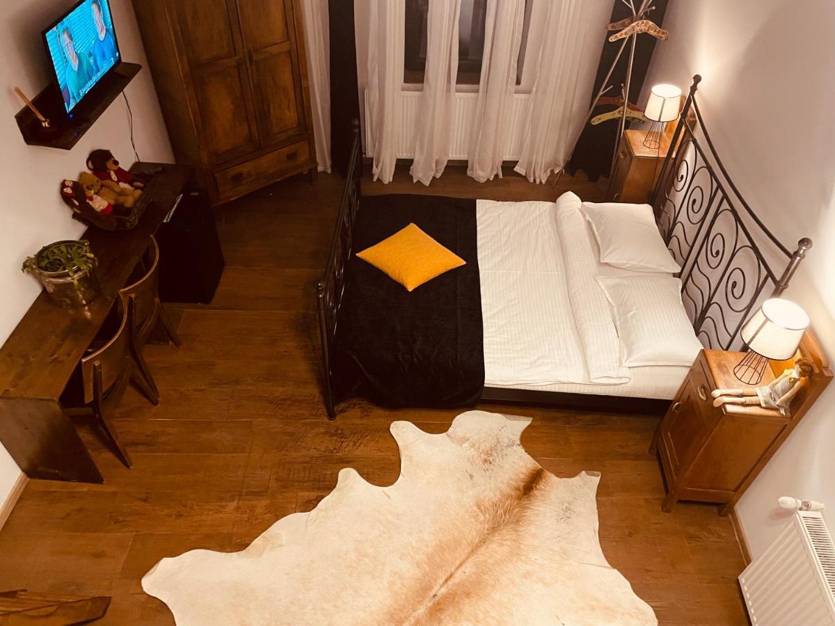 Hotel Casa Pisica Noastra Breaza  Esterno foto