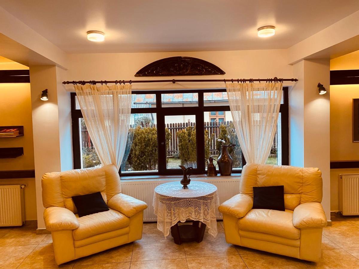 Hotel Casa Pisica Noastra Breaza  Esterno foto