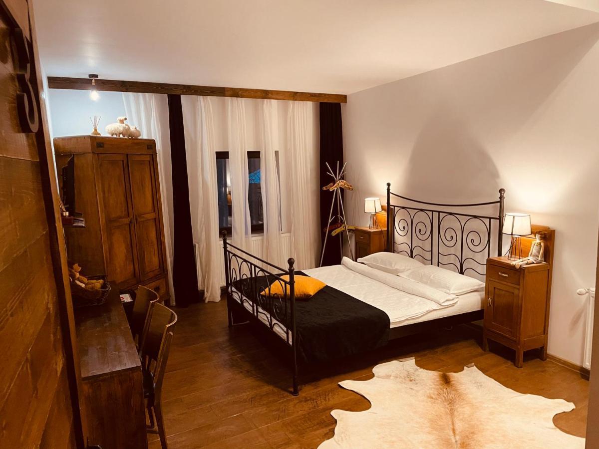 Hotel Casa Pisica Noastra Breaza  Esterno foto